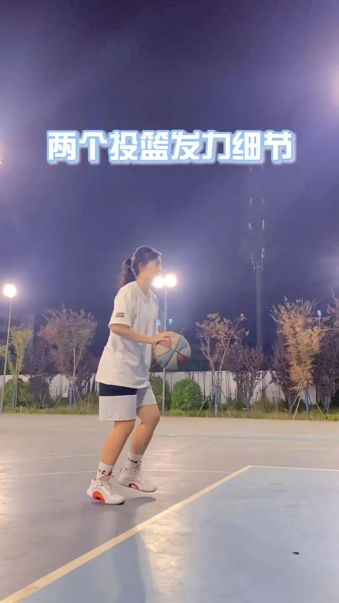 女性篮球运动员如何提升篮板能力？
